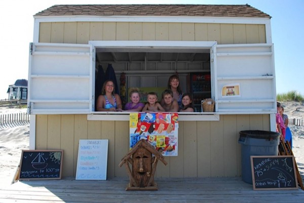 Clue 9 Beach Stand